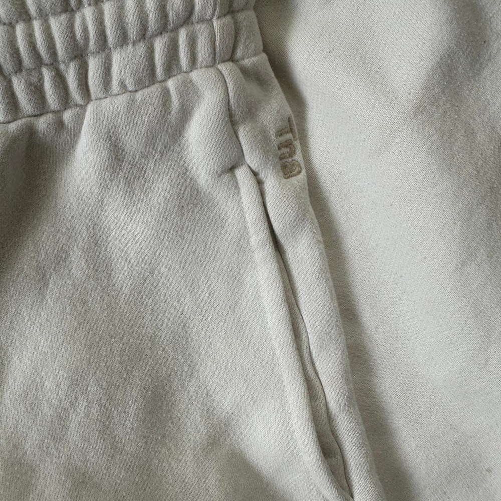 TNA Boyfriend Fleece Shorts – Off-White, Size M - Picture 7 of 7